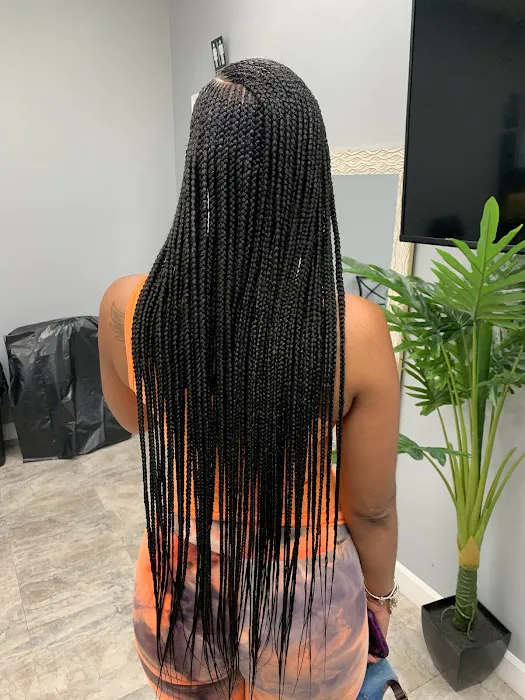 Lucky Professional African Hair Braiding Picture 1
