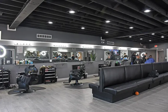 S & E Barbershop Picture 3