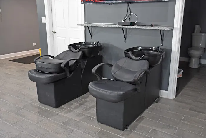 S & E Barbershop Picture 5