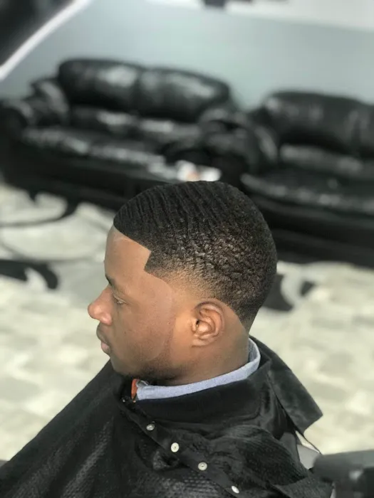 Xclusive - The Barbering Lounge Picture 6
