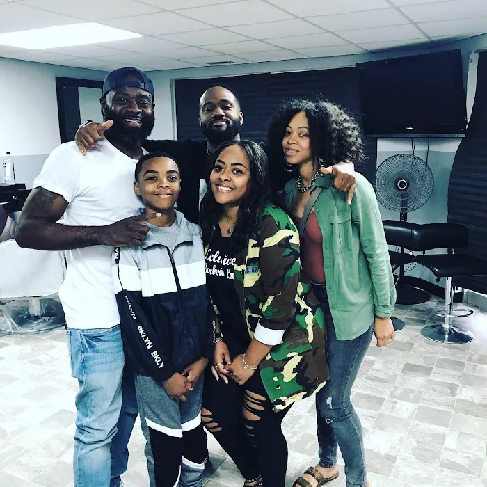 Xclusive - The Barbering Lounge Picture 8