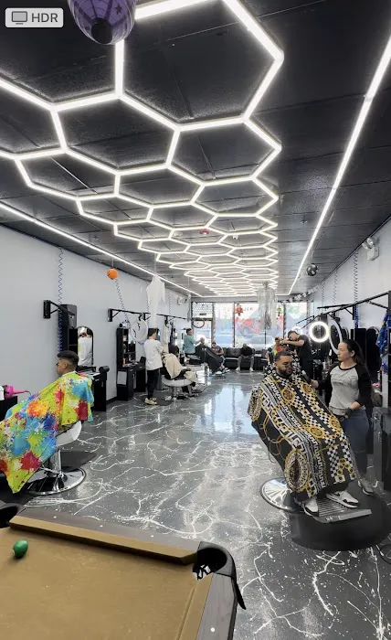 Latins Barbers Picture 4