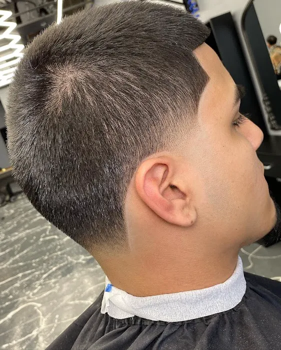 Latins Barbers Picture 9