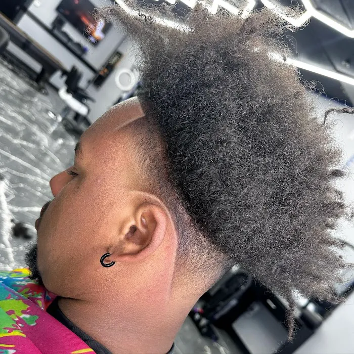 Latins Barbers Picture 10