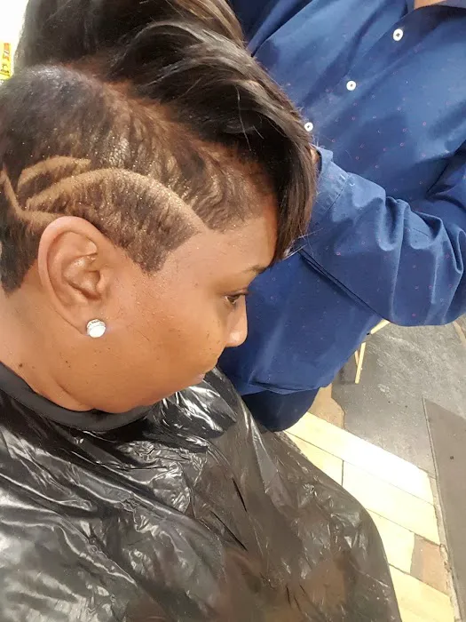 Mr James Hair Studio Picture 4