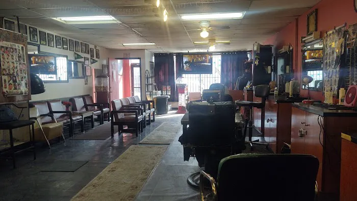Starlight Barber & Beauty Shop Picture 6