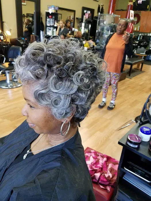 Nikki Allyse at Hair Unique Picture 3