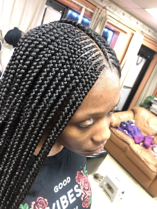 Dakar African Hair Braiding & weaving Picture 6