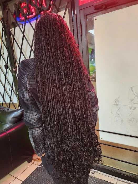 Haley's African Hair Braiding Picture 1