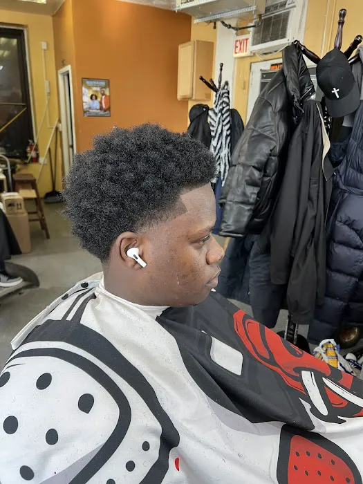 JamelCutz @New Vision Barbershop Picture 8