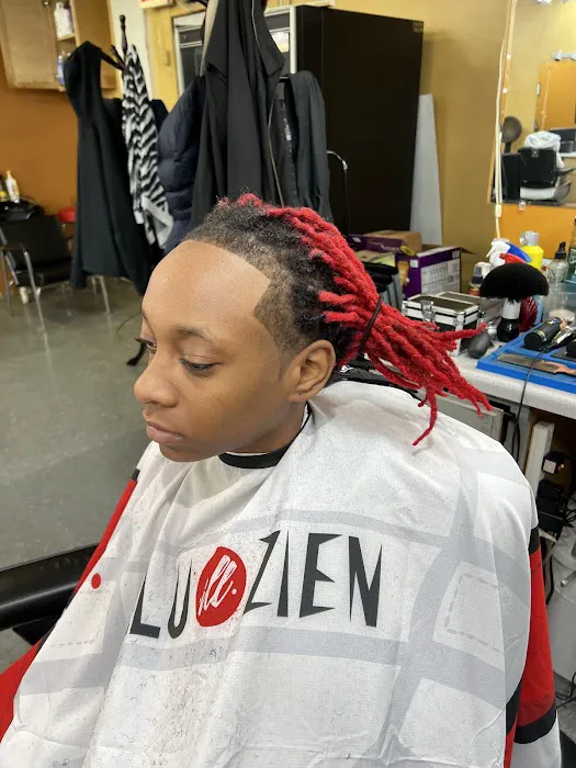 JamelCutz @New Vision Barbershop Picture 4