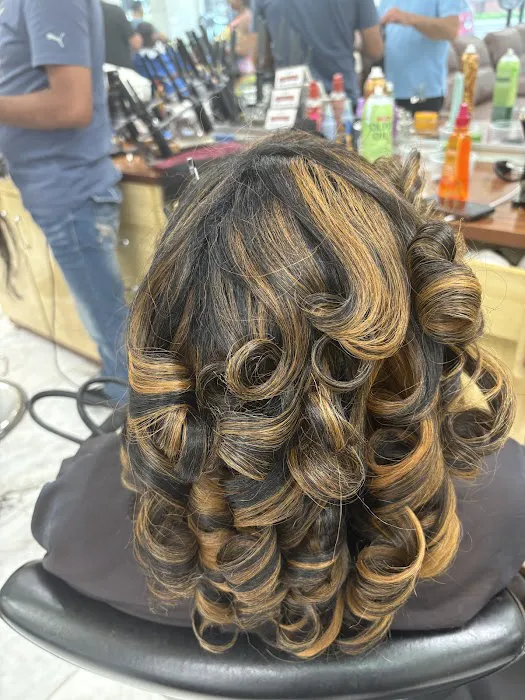 Mena's Hair Design Picture 2