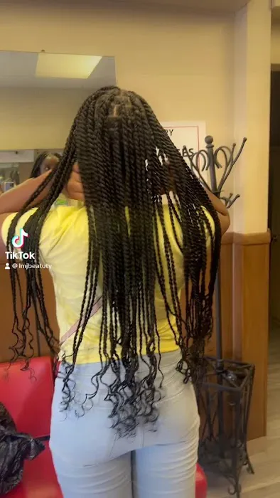 LMJ Beauty LLC ( hair braiding) Picture 4