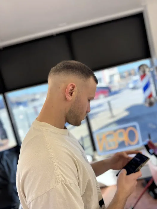 Barbershop Cartel Chicago Picture 10