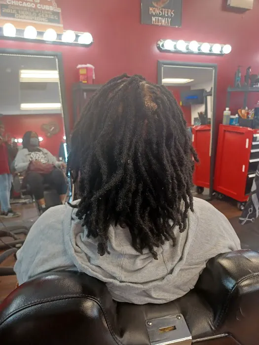 DeDe's Hair Rebellion at Melrose Park Platinum Fades Picture 3