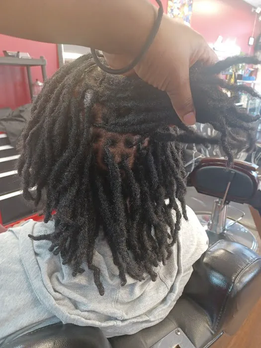 DeDe's Hair Rebellion at Melrose Park Platinum Fades Picture 2