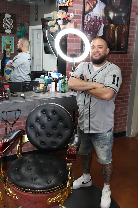 IJ CUTS BARBER SHOP Picture 4