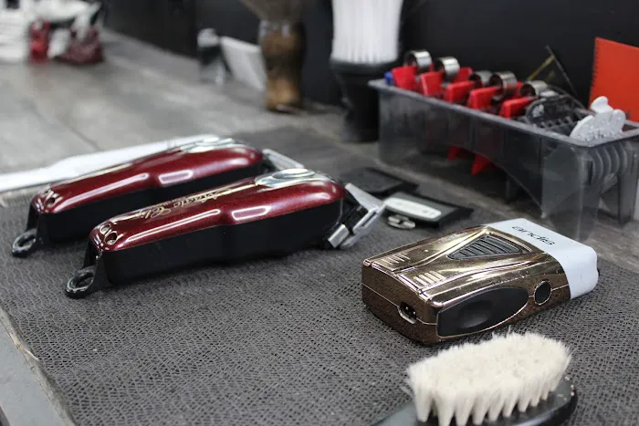 IJ CUTS BARBER SHOP Picture 3