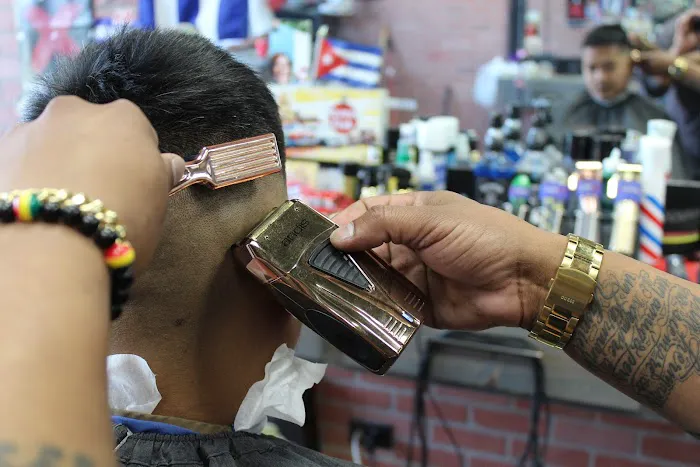 IJ CUTS BARBER SHOP Picture 1