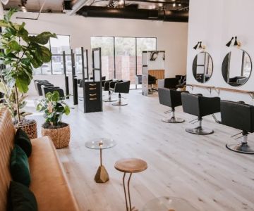 How to Evaluate Your Upcoming Hair Salon Visit Like a Pro: Checklist Inside