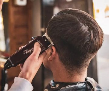 How to Ask for the Right Haircut at Your First Visit to a Hair Salon Near Me