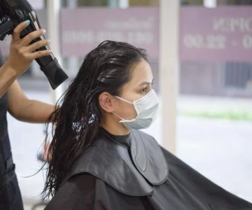 How to Find a Haircut Near Me That Works With a Face Mask or Medical Wear Requirement