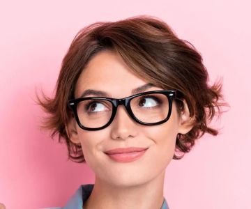 How to Pick a Haircut That Complements Your Glasses or Frames
