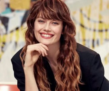 The Best “Haircut Near Me” Options for Wavy Hair That Needs Less Daily Styling