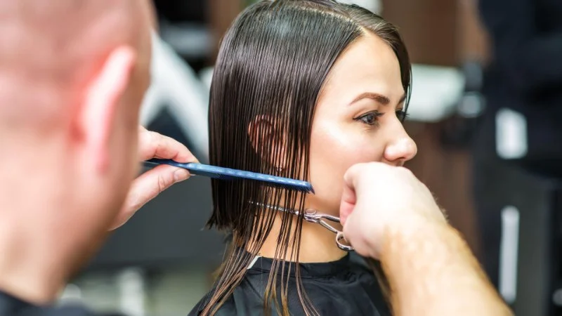 How to Prep for Your First Visit to a Hair Salon If You’ve Never Been
