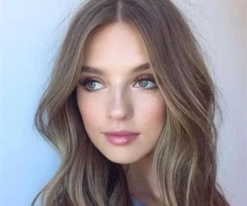 The Best Haircuts Near Me for Straight Hair That Want to Try Soft Waves
