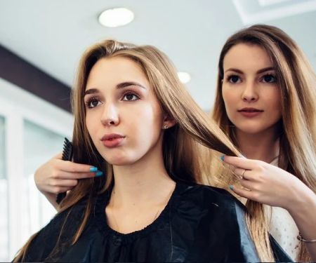 How to Use Before-&-After Photos from a Hair Salon Near Me to Set Realistic Expectations