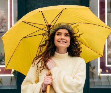How to Prepare Your Hair for Rainy Season After Visiting a Local Hair Salon