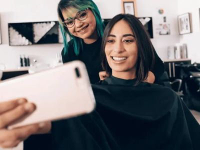 How to Use Social Proof (Reviews, Instagram) to Pick a Hair Store Near Me That Delivers
