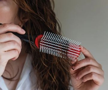 How to Stop Frizzy Hair After Washing Without Using Heat Tools