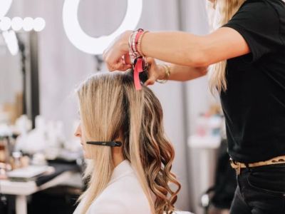 How to Choose the Right Hairstylist Based on Your Hair Type