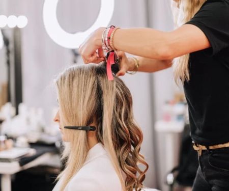 How to Choose the Right Hairstylist Based on Your Hair Type