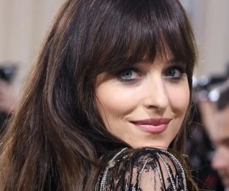 How to Style Bangs to Match Your Face Shape Perfectly