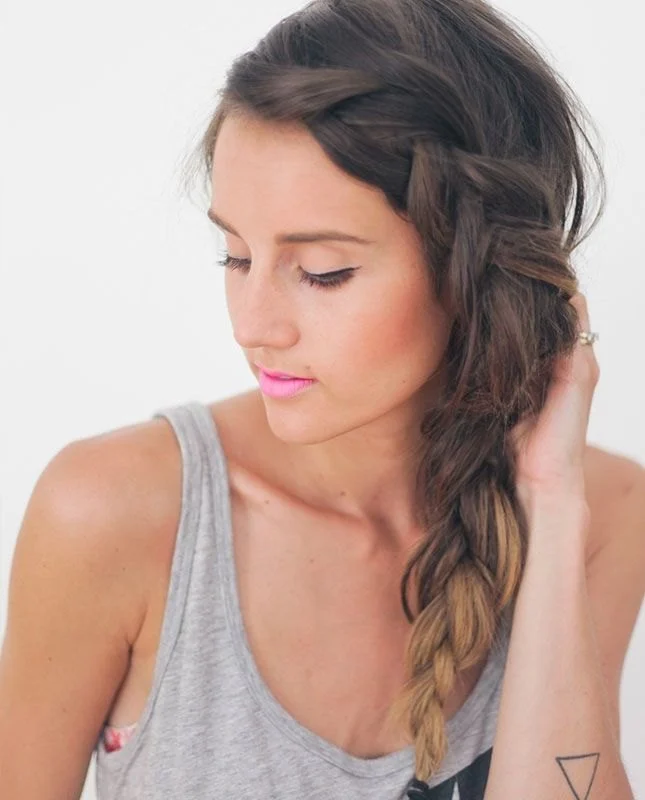 Best Hairstyles for Humid Weather That Resist Frizz All Day