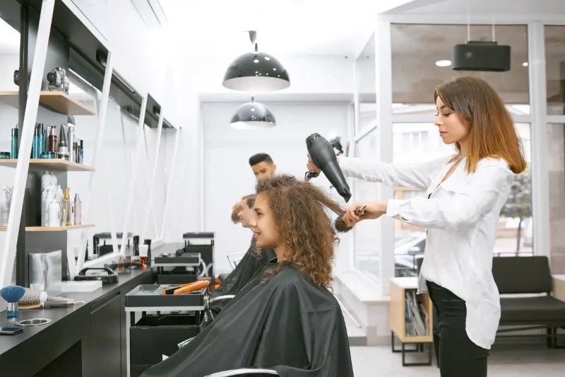 How to Choose the Best Hair Stylist Near You in the US
