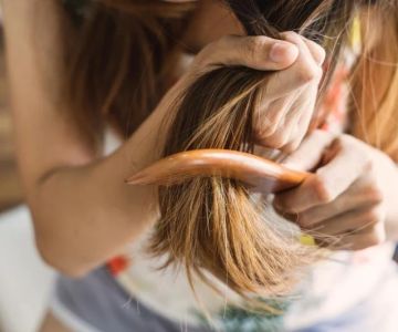 Best Tips to Reduce Hair Breakage During Brushing and Styling Naturally