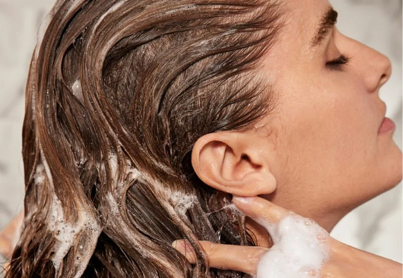 How to Get Rid of Oily Hair Without Washing It Every Day